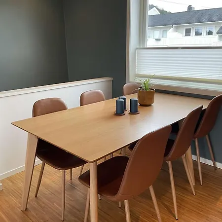 Moderne Rekkehus, God Standard. Vakantiehuis *